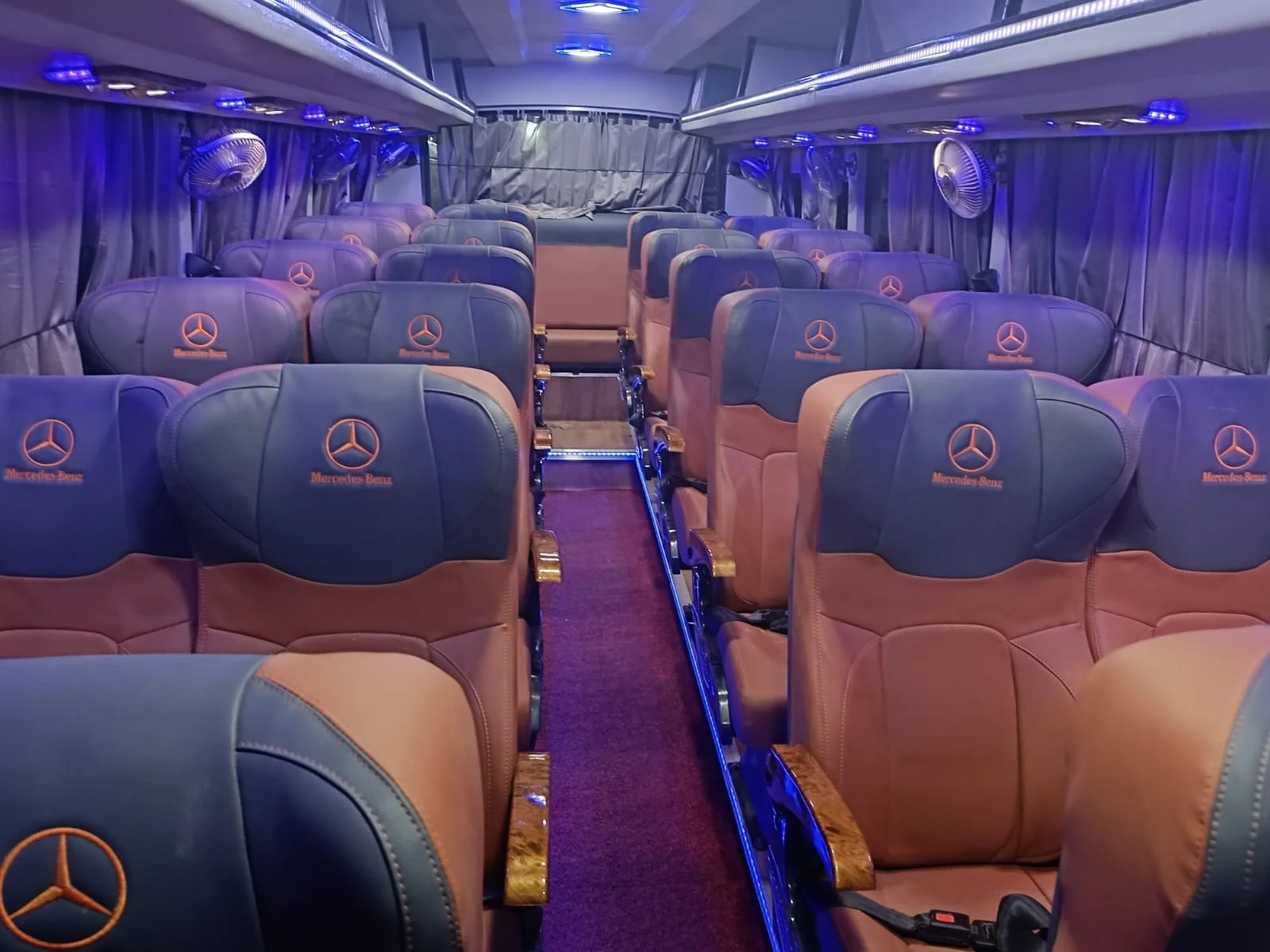 29 SEATER MINI BUS ON RENT